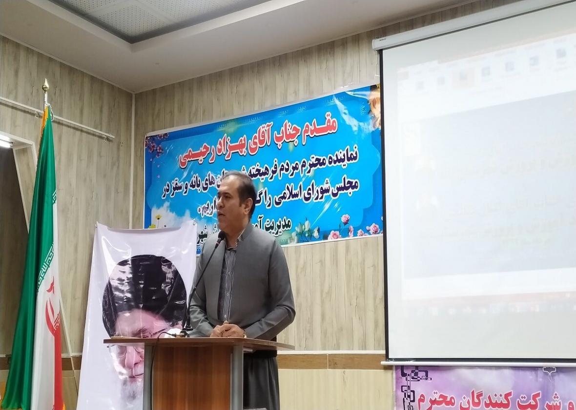 خبرنگاران کمبود فضای آموزشی مهمترین مشکل آموزش و پرورش کردستان است
