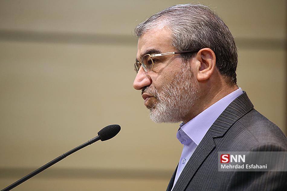 کدخدایی: گاو شیرده منطقه تمدید تحریم تسلیحاتی ایران را خواستار کدخدایی: گاو شیرده منطقه تمدید تحریم تسلیحاتی ایران را خواستار شده است، التماس به بیگانه راه کار حل مسائل نیست