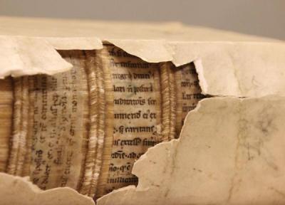 دست نوشته های قرون وسطایی که پاره شده بودند و در پیکره کتاب های دیگر برای صحافی پنهان بودند با فناوری تازه دوباره زبان باز می نمایند!